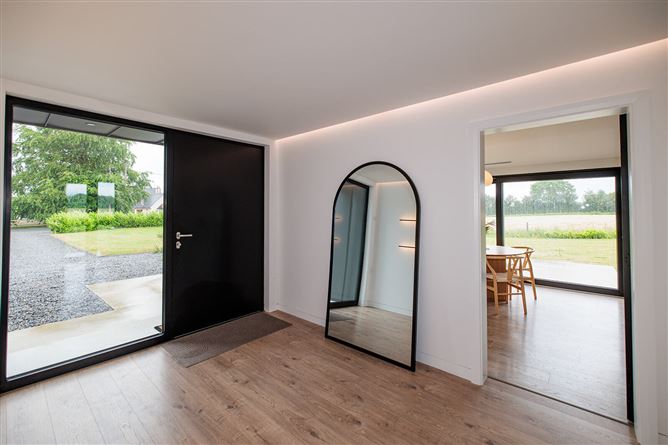 https://photos-a.propertyimages.ie/media/0/8/3/5004380/ba7bab1f-8c9a-47ba-878e-3e6d1b74b809_l.jpg