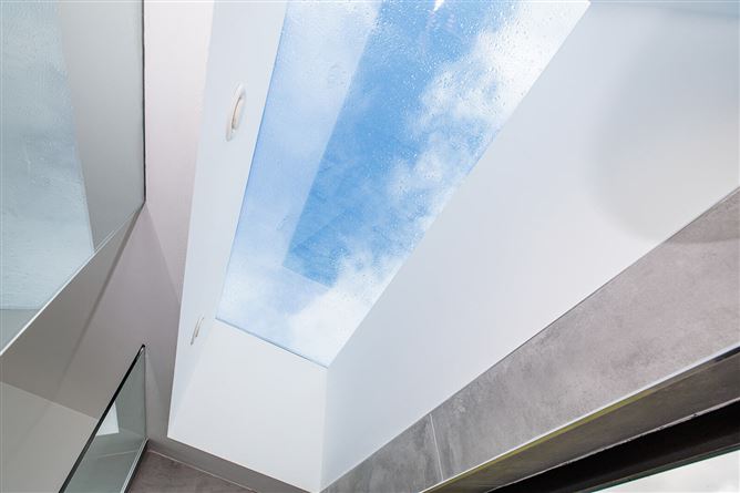 https://photos-a.propertyimages.ie/media/0/8/3/5004380/ba7bab1f-8c9a-47ba-878e-3e6d1b74b809_l.jpg