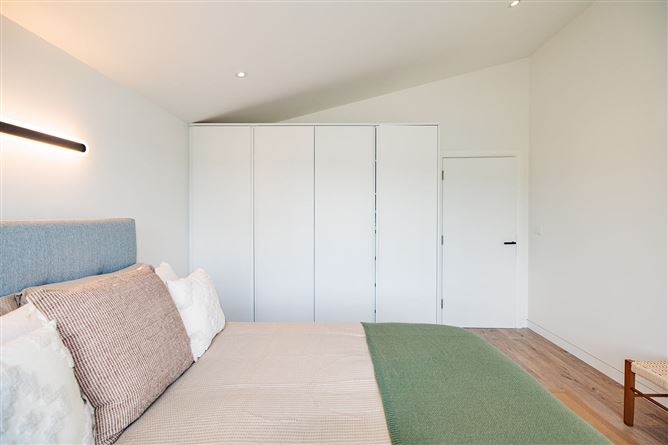 https://photos-a.propertyimages.ie/media/0/8/3/5004380/ba7bab1f-8c9a-47ba-878e-3e6d1b74b809_l.jpg