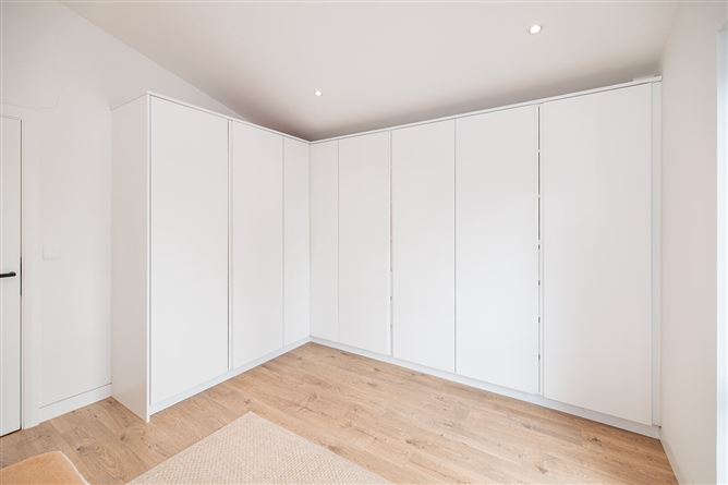 https://photos-a.propertyimages.ie/media/0/8/3/5004380/ba7bab1f-8c9a-47ba-878e-3e6d1b74b809_l.jpg