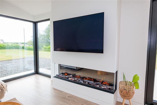 https://photos-a.propertyimages.ie/media/0/8/3/5004380/ba7bab1f-8c9a-47ba-878e-3e6d1b74b809_l.jpg