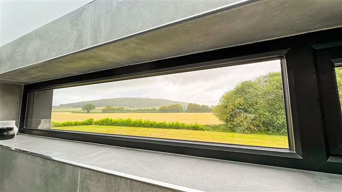 https://photos-a.propertyimages.ie/media/0/8/3/5004380/ba7bab1f-8c9a-47ba-878e-3e6d1b74b809_l.jpg