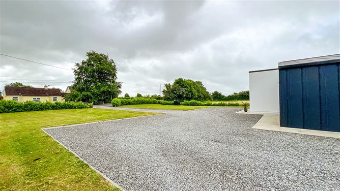 https://photos-a.propertyimages.ie/media/0/8/3/5004380/ba7bab1f-8c9a-47ba-878e-3e6d1b74b809_l.jpg