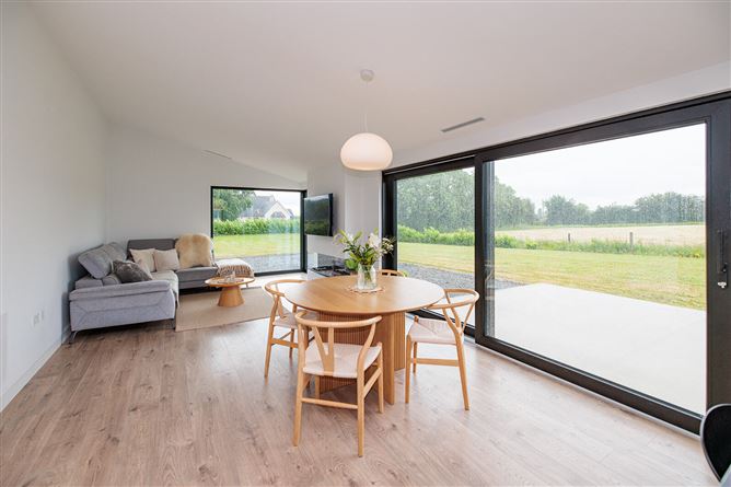 https://photos-a.propertyimages.ie/media/0/8/3/5004380/ba7bab1f-8c9a-47ba-878e-3e6d1b74b809_l.jpg