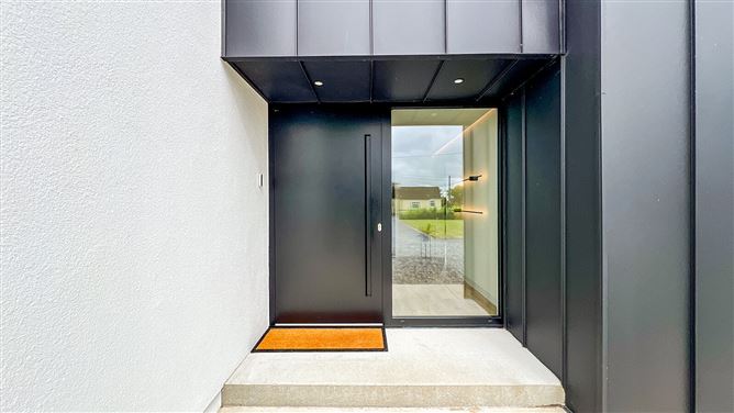 https://photos-a.propertyimages.ie/media/0/8/3/5004380/ba7bab1f-8c9a-47ba-878e-3e6d1b74b809_l.jpg