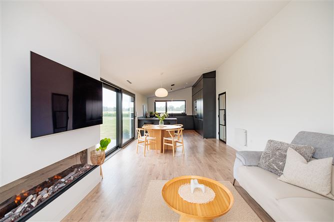 https://photos-a.propertyimages.ie/media/0/8/3/5004380/ba7bab1f-8c9a-47ba-878e-3e6d1b74b809_l.jpg