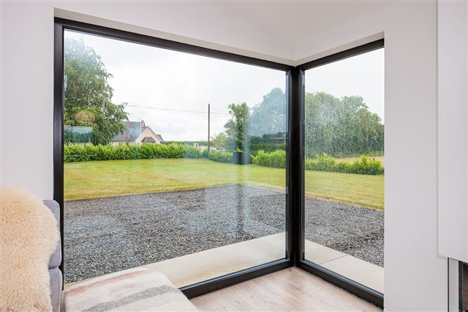 https://photos-a.propertyimages.ie/media/0/8/3/5004380/ba7bab1f-8c9a-47ba-878e-3e6d1b74b809_l.jpg