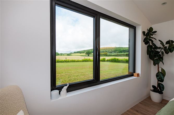 https://photos-a.propertyimages.ie/media/0/8/3/5004380/ba7bab1f-8c9a-47ba-878e-3e6d1b74b809_l.jpg