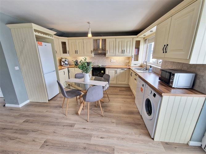 Photo 10 of 32 — 9 Tradaree Court, Shannon, Co. Clare