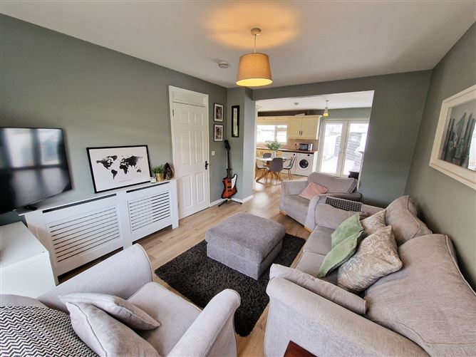 Photo 5 of 32 — 9 Tradaree Court, Shannon, Co. Clare