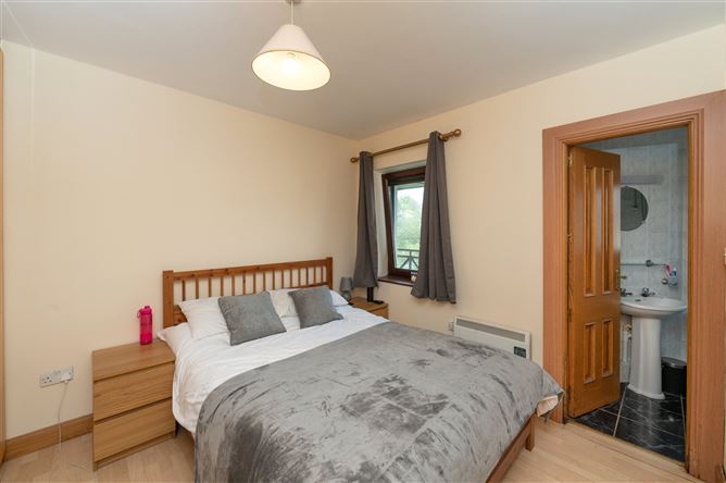 17 Ronayns Court, Rochestown Road, Cork