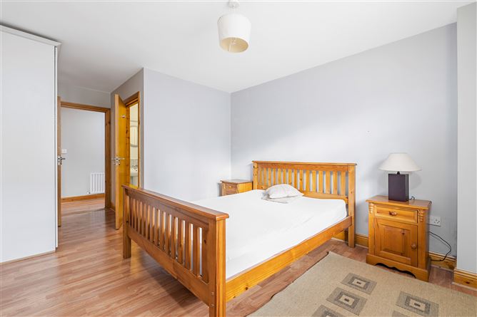 7 Woodbrook Crescent, Castleknock, Dublin 15