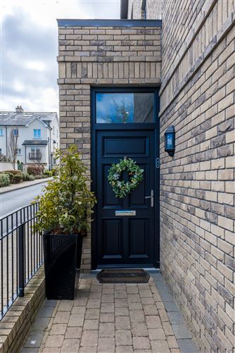 1 The Avenue, Robswall, Malahide, County Dublin