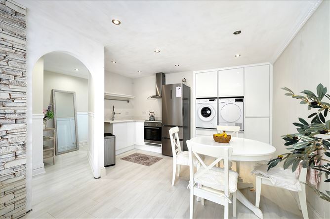 6 Cruises Hill, Naul Village, Naul, Co. Dublin