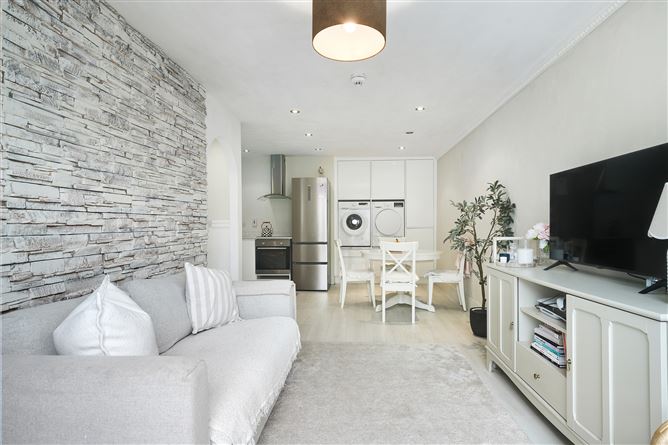 6 Cruises Hill, Naul Village, Naul, Co. Dublin