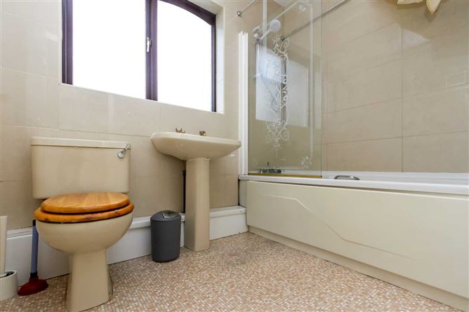 2 Belmont Green, Galloping Green, Stillorgan, County Dublin