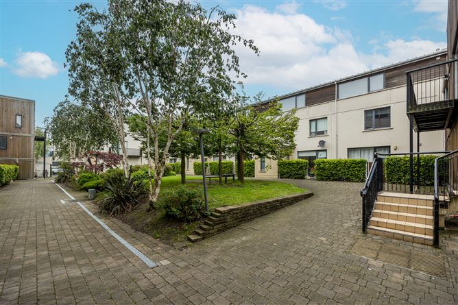 3 Parkview Grove , Finglas, Dublin 11