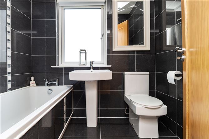 8 Hillcrest Park, Lucan, Co.Dublin