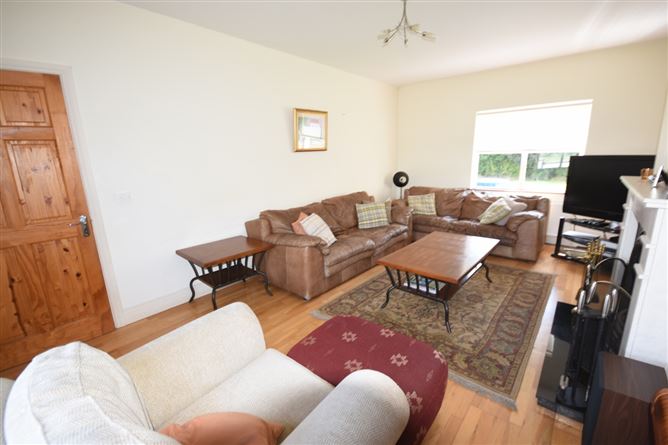 10 Islandganniv Place, Listowel, Co. Kerry