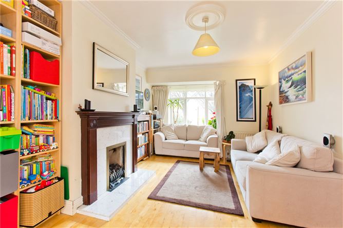 8 Glencairn Dale, The Gallops, Leoparstown, D18