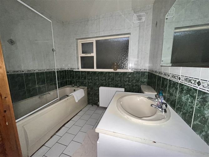 16 Lough Atalia Road, Galway, County Galway