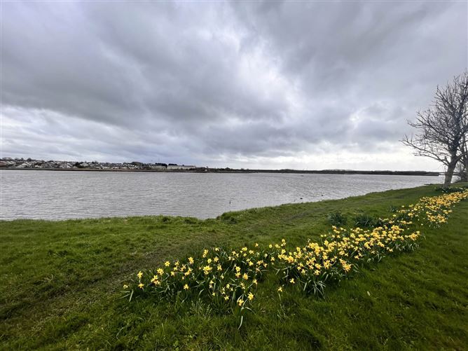 16 Lough Atalia Road, Galway, County Galway