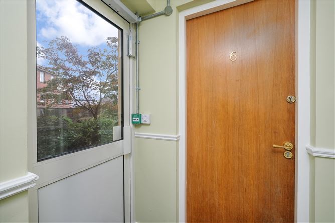 6 Manor Hall, Kilmainham, Dublin 8, D08 Y2R1