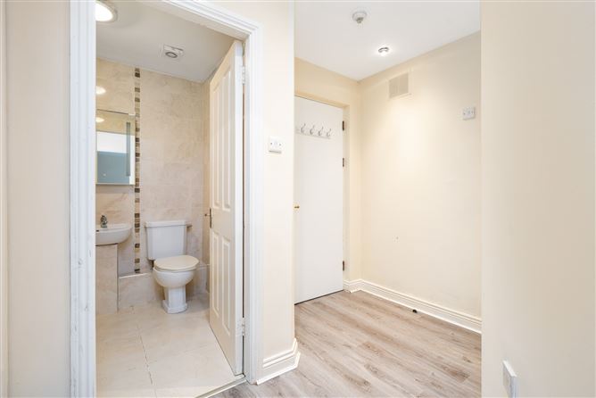 6 Manor Hall, Kilmainham, Dublin 8, D08 Y2R1