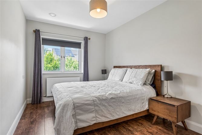 https://photos-a.propertyimages.ie/media/0/8/8/5008880/60e0a1c8-faff-48b0-9726-80226efce781_l.jpg