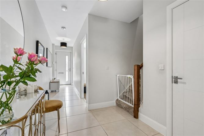 https://photos-a.propertyimages.ie/media/0/8/8/5008880/60e0a1c8-faff-48b0-9726-80226efce781_l.jpg