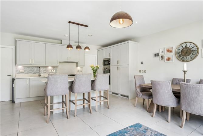 https://photos-a.propertyimages.ie/media/0/8/8/5008880/60e0a1c8-faff-48b0-9726-80226efce781_l.jpg