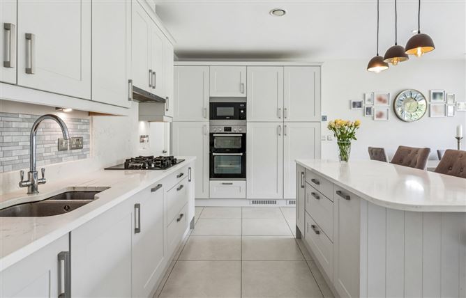 https://photos-a.propertyimages.ie/media/0/8/8/5008880/60e0a1c8-faff-48b0-9726-80226efce781_l.jpg