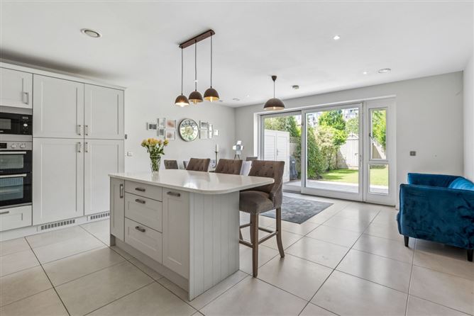 https://photos-a.propertyimages.ie/media/0/8/8/5008880/60e0a1c8-faff-48b0-9726-80226efce781_l.jpg