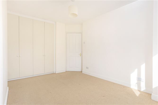 Photo 18 of 26 — 11 Wainsfort Manor Crescent, Terenure, Dublin 6W