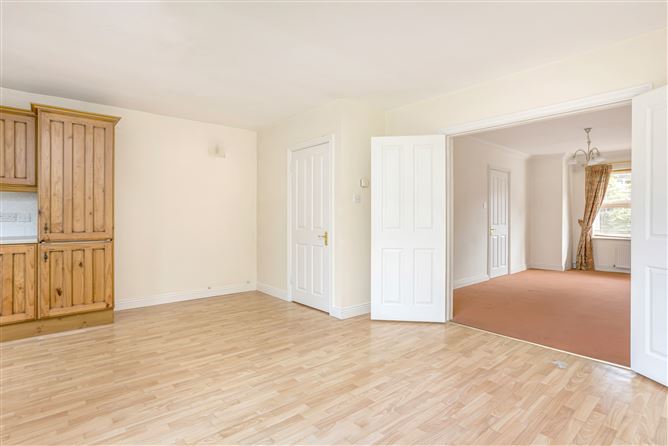Photo 8 of 26 — 11 Wainsfort Manor Crescent, Terenure, Dublin 6W