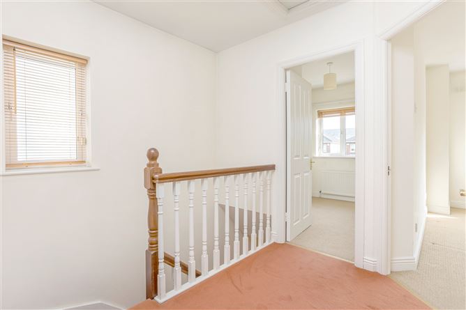 Photo 11 of 26 — 11 Wainsfort Manor Crescent, Terenure, Dublin 6W