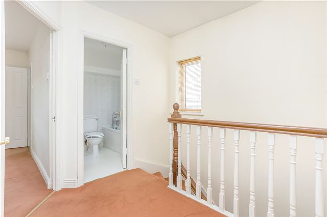 Photo 10 of 26 — 11 Wainsfort Manor Crescent, Terenure, Dublin 6W