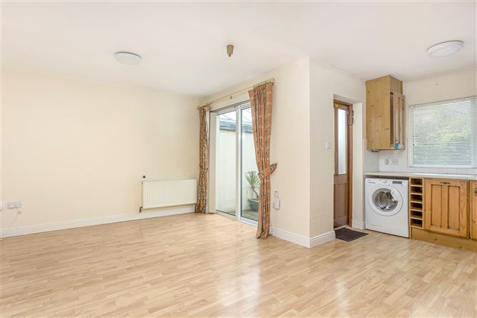 Photo 5 of 26 — 11 Wainsfort Manor Crescent, Terenure, Dublin 6W