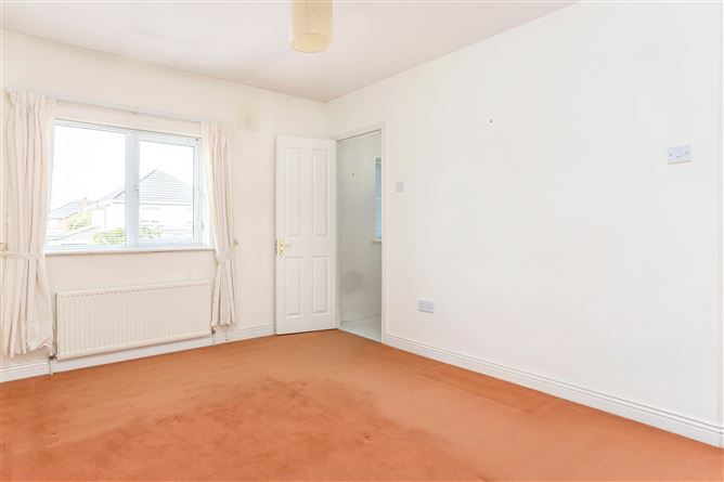 Photo 17 of 26 — 11 Wainsfort Manor Crescent, Terenure, Dublin 6W