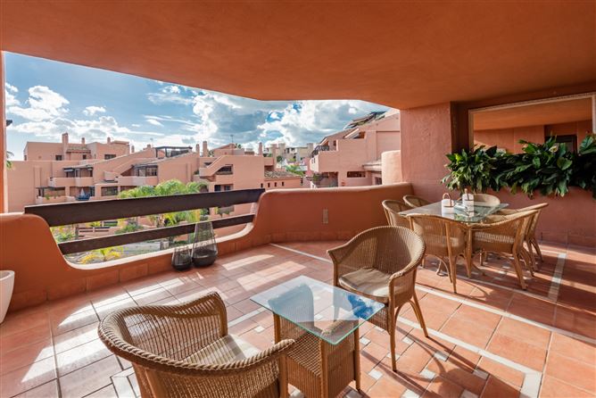 Spain, Estepona, - COSTA-01087P
