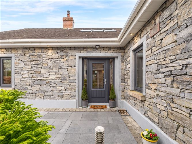 Baltracey House, Eadestown, Naas, Co. Kildare