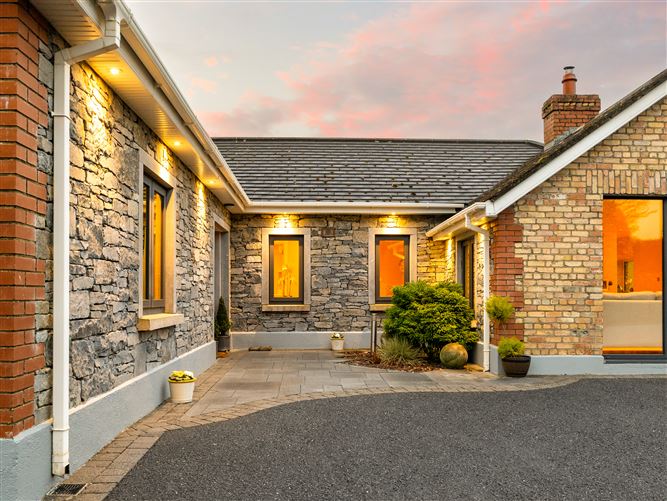 Baltracey House, Eadestown, Naas, Co. Kildare