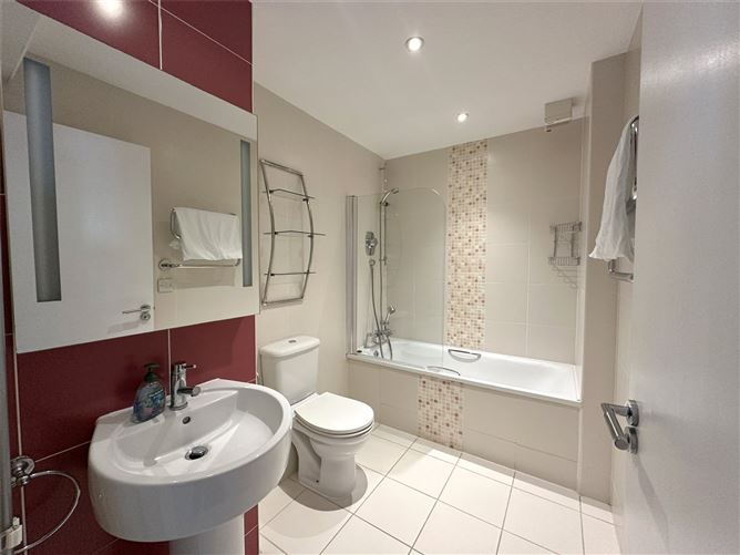 Photo 11 of 12 — 74 Cuirt Seoige, Bohermore, Galway City