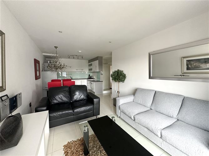 74 Cuirt Seoige, Bohermore, Galway City