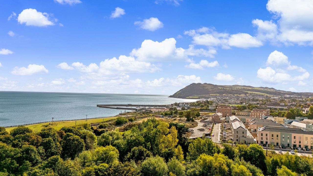 33 The Green, Woodbrook Glen, Bray, Wicklow