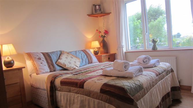 Cottages in Barna, Hot tub,