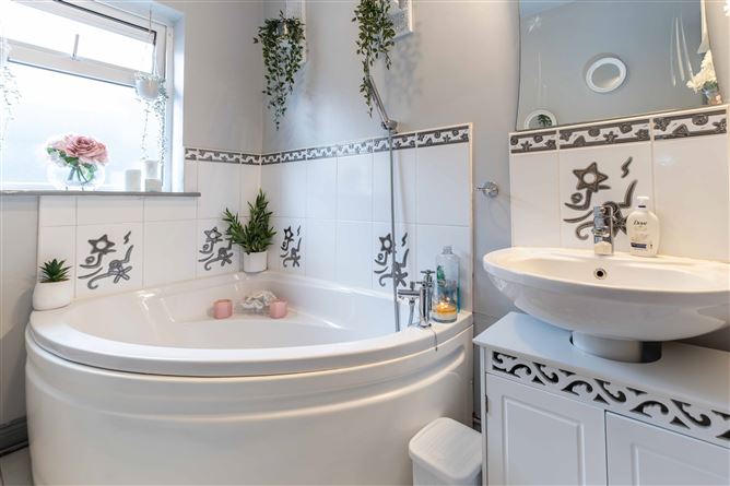 20 The Green, Sweetfield, Youghal, Cork
