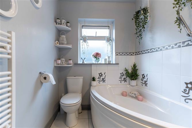 20 The Green, Sweetfield, Youghal, Cork
