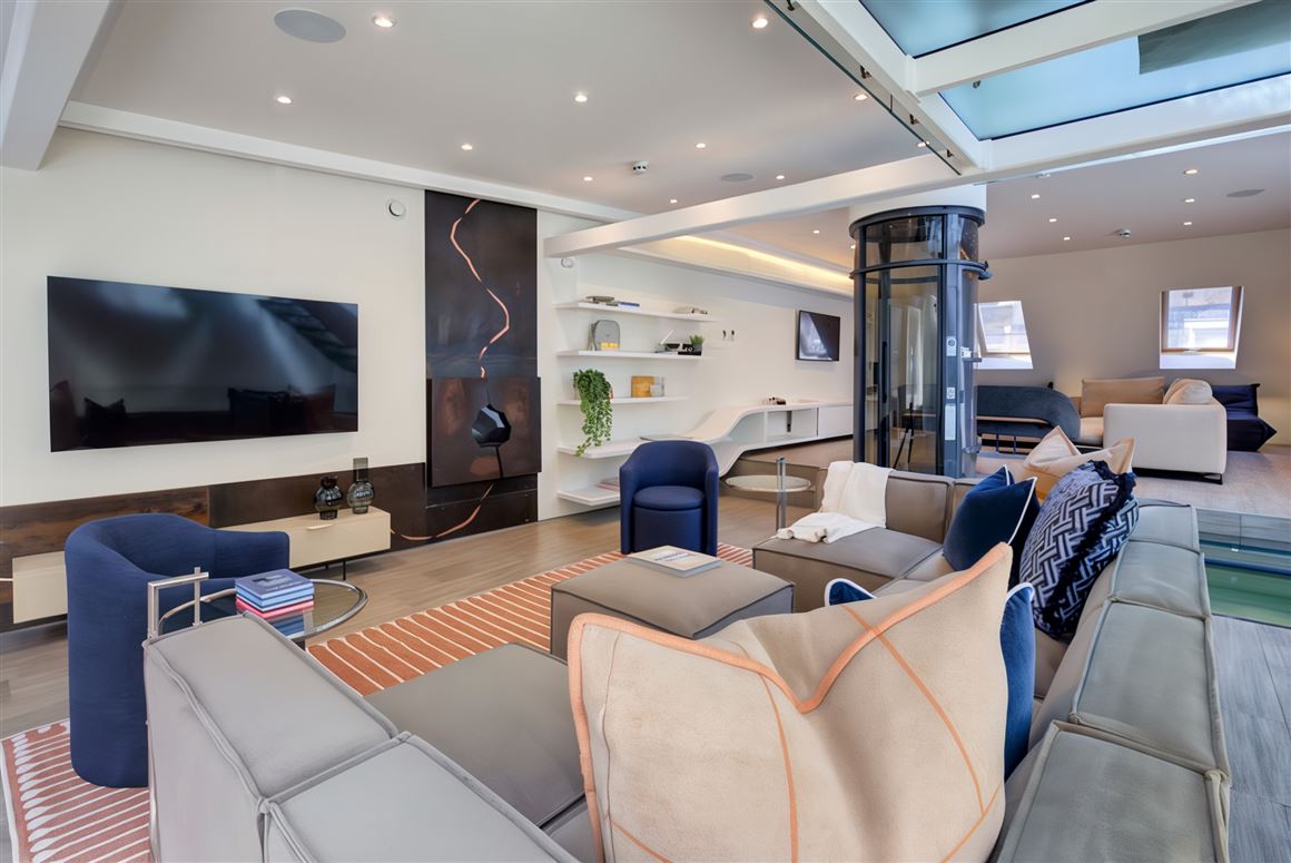 South Kensington High Life,London,Greater London,United Kingdom