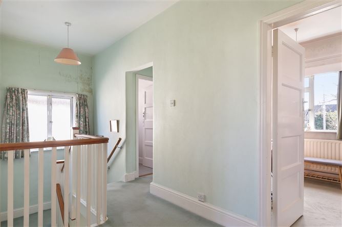 https://photos-a.propertyimages.ie/media/0/9/0/4912090/50e9bc26-404a-427c-8893-8822447c329e_l.jpg